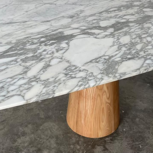 TOR DINING TABLE