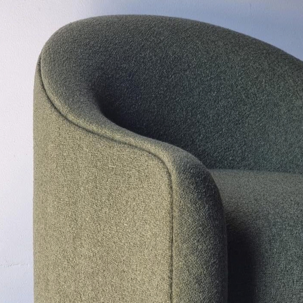 MEANDER ARMCHAIR