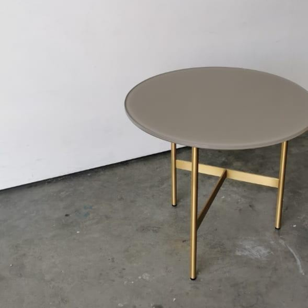 YOKE SIDETABLE