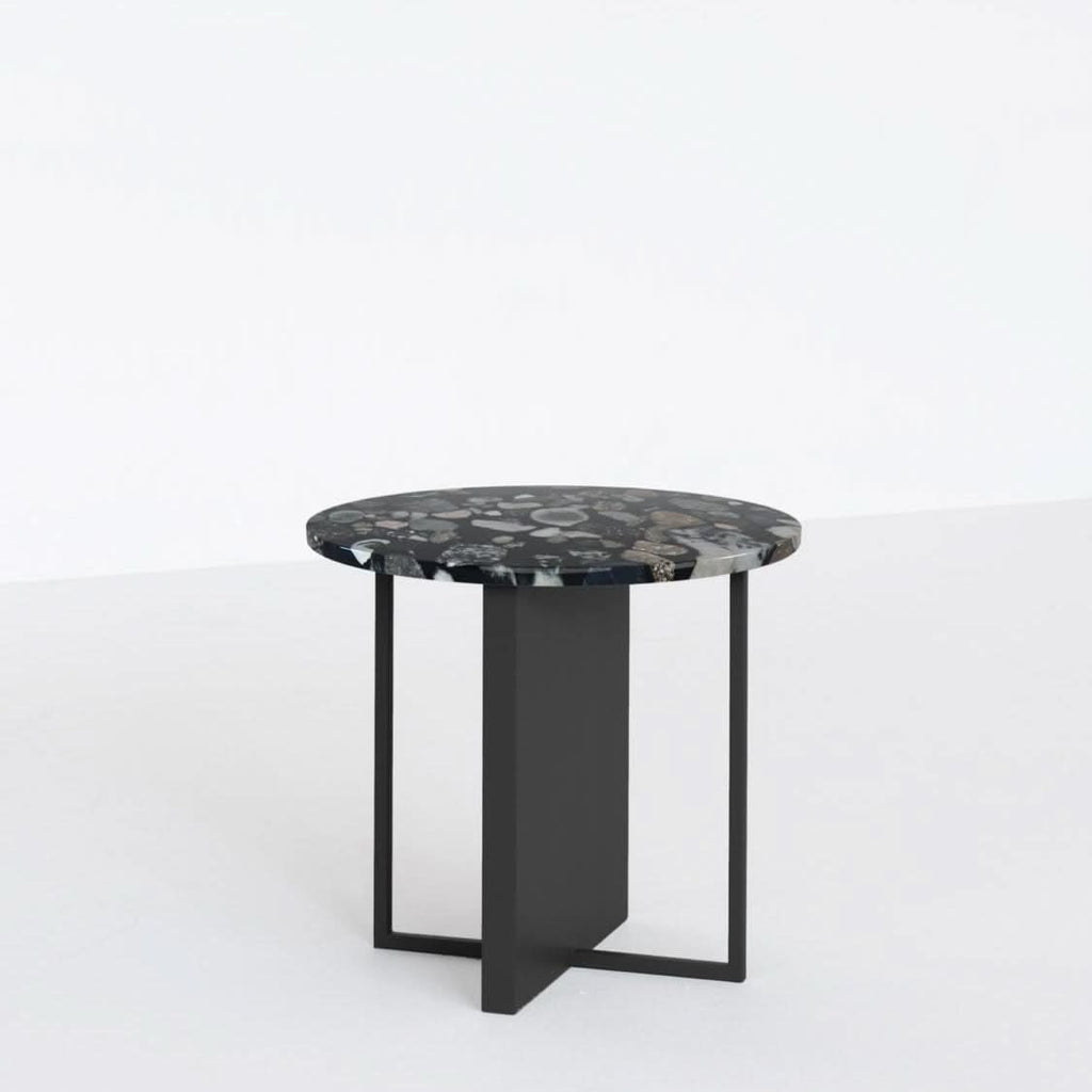 RADIUS SIDE TABLE