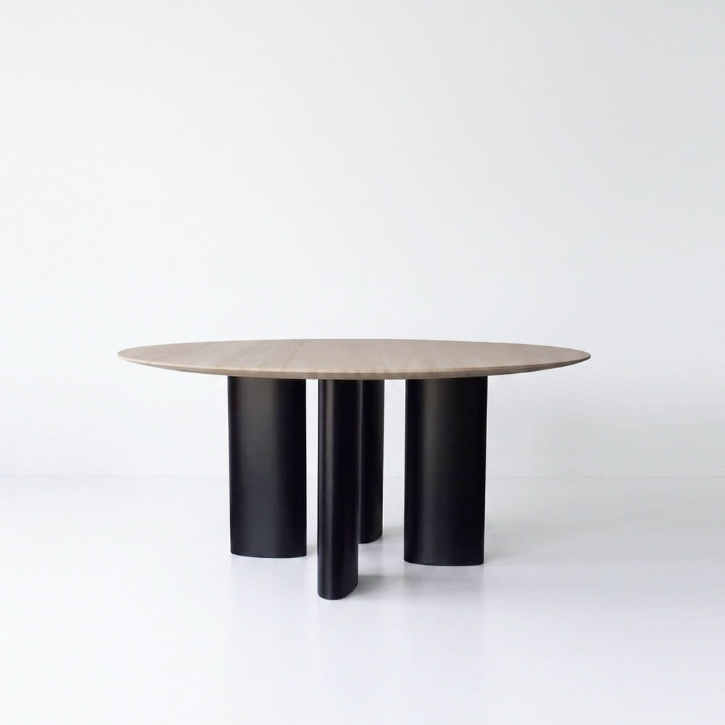 AGORA DINING TABLE